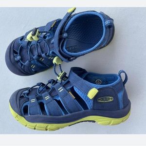 KEEN Unisex-Child Newport H2 Closed Toe Water Sandals
